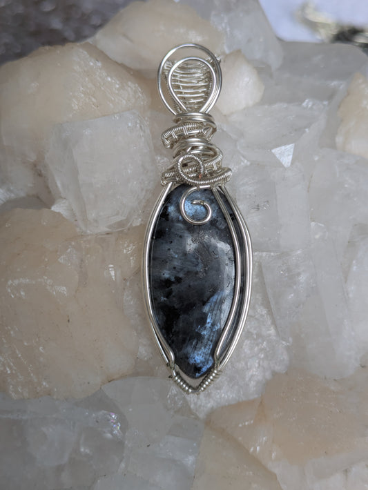 Medium pendant