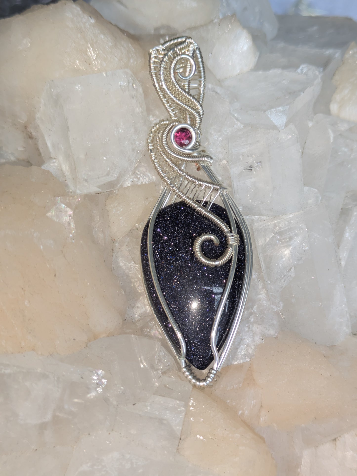 Medium pendant