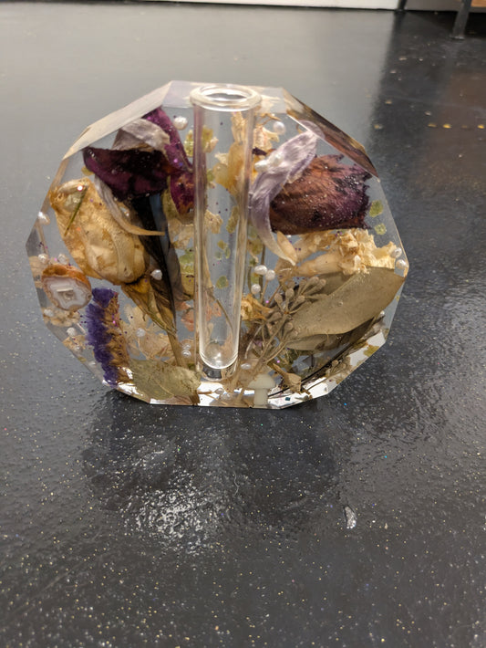 Resin vase